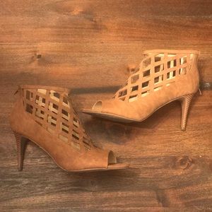 Brown cage pumps
